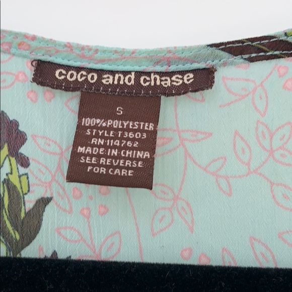 Coco and Chase floral Tunic Size Small - Picture 2 of 3